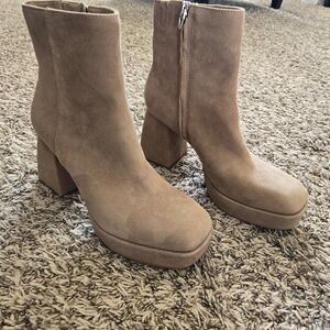 Dolce Vita suede platform boot